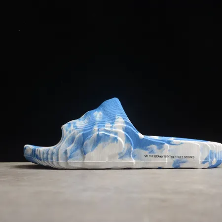 アディダス スリッパ