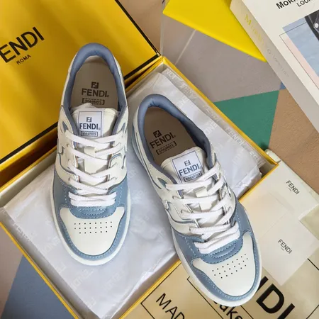 フェンディ カジュアルシューズ