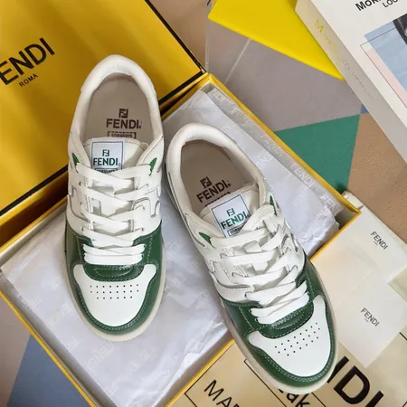 フェンディ カジュアルシューズ