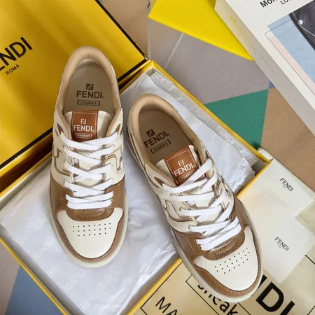 フェンディ カジュアルシューズ