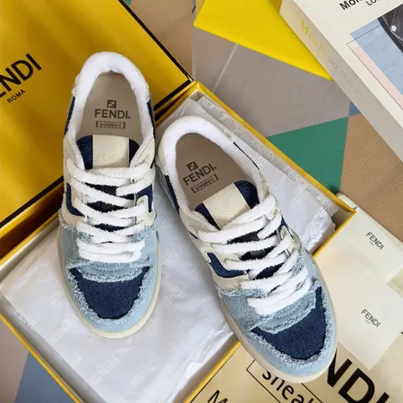 フェンディ カジュアルシューズ