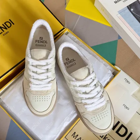 フェンディ カジュアルシューズ