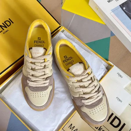 フェンディ カジュアルシューズ