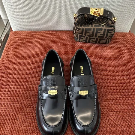 ミュウミュウ ビジネスシューズ