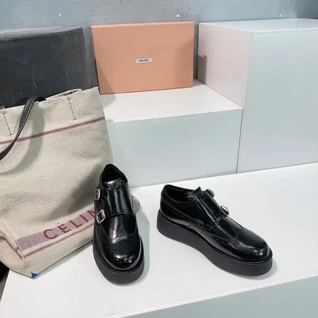 ミュウミュウ ビジネスシューズ