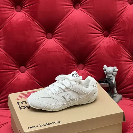 ミュウミュウ スニーカー