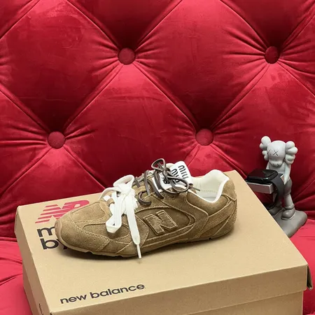 ミュウミュウ スニーカー