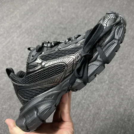 バレンシアガ スニーカー