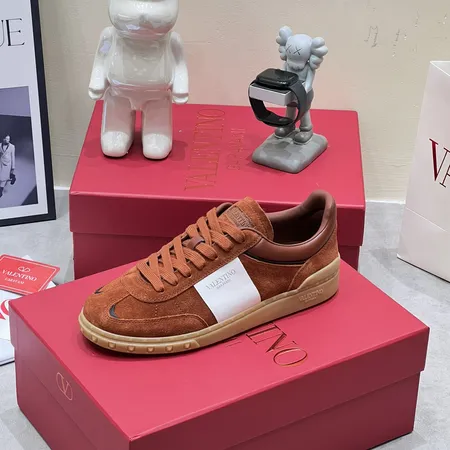 ヴァレンティノ カジュアルシューズ
