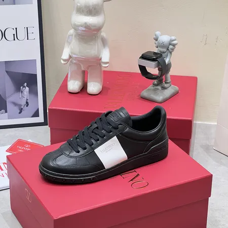 ヴァレンティノ カジュアルシューズ