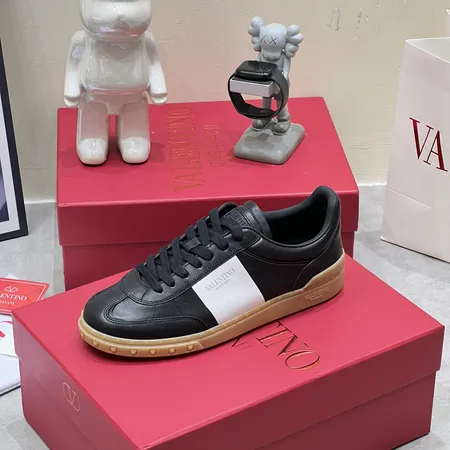 ヴァレンティノ カジュアルシューズ