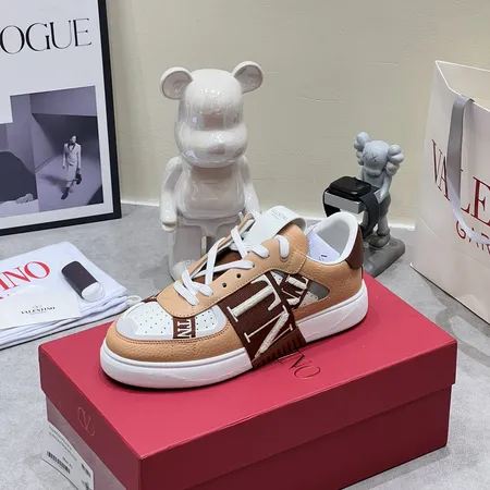 ヴァレンティノ カジュアルシューズ