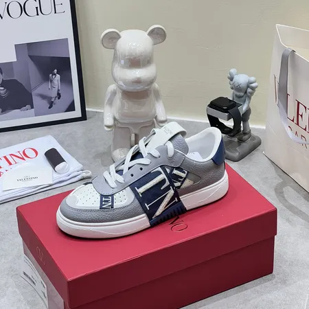 ヴァレンティノ カジュアルシューズ