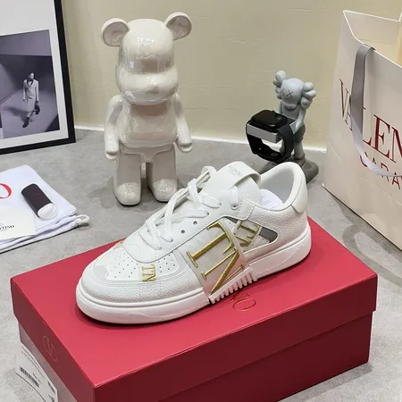 ヴァレンティノ カジュアルシューズ