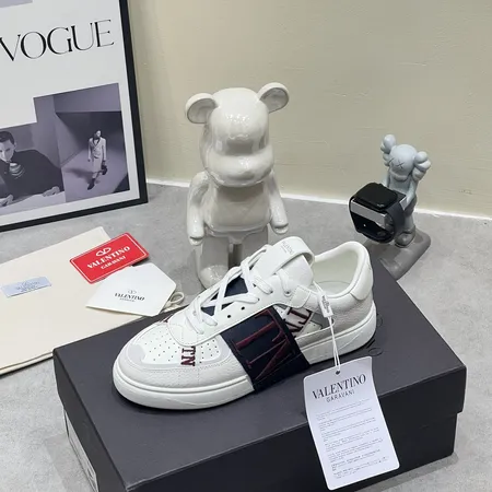 ヴァレンティノ カジュアルシューズ