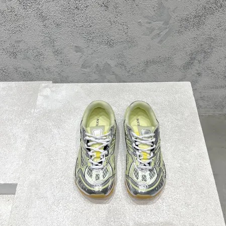 ボッテガ ヴェネタ カジュアルシューズ