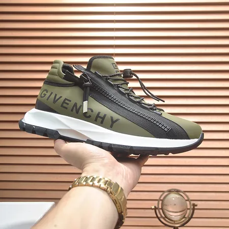 ジバンシィ スニーカー