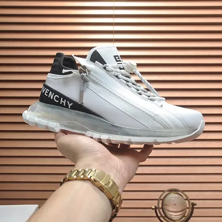 ジバンシィ スニーカー