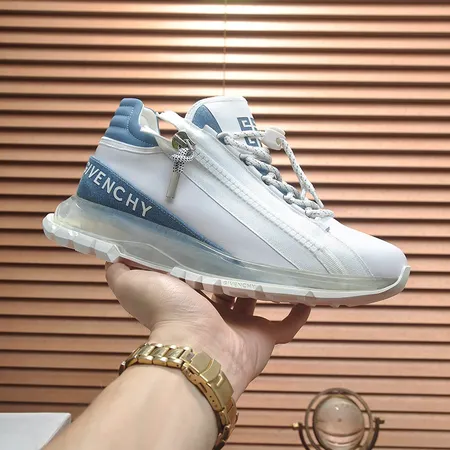 ジバンシィ スニーカー