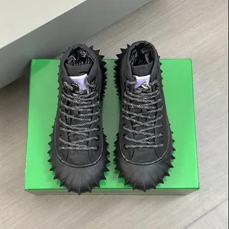 ボッテガ ヴェネタ スニーカー