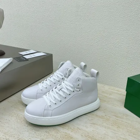 ボッテガ ヴェネタ カジュアルシューズ