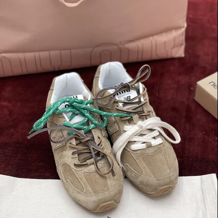 ミュウミュウ スニーカー