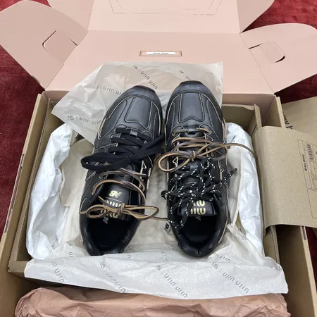 ミュウミュウ スニーカー