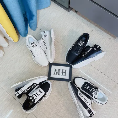 ジバンシィ スニーカー