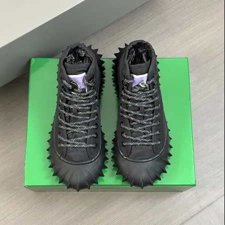 ボッテガ ヴェネタ カジュアルシューズ