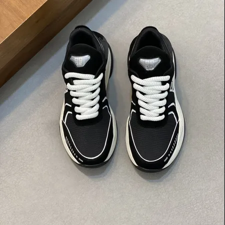 ジバンシィ スニーカー