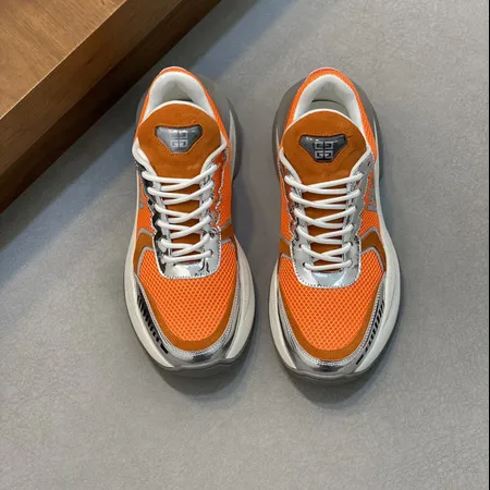 ジバンシィ スニーカー