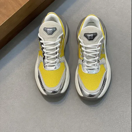 ジバンシィ スニーカー