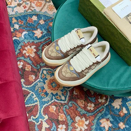 グッチ カジュアルシューズ