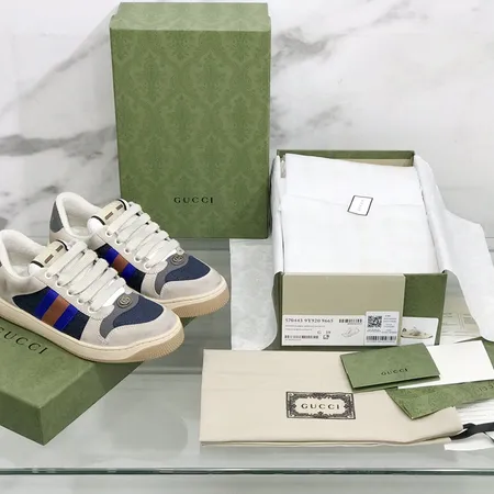 グッチ カジュアルシューズ