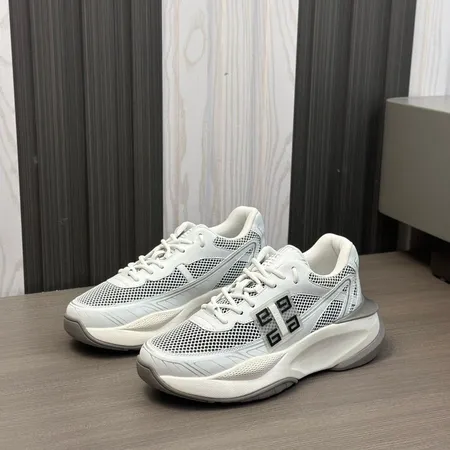 ジバンシィ スニーカー