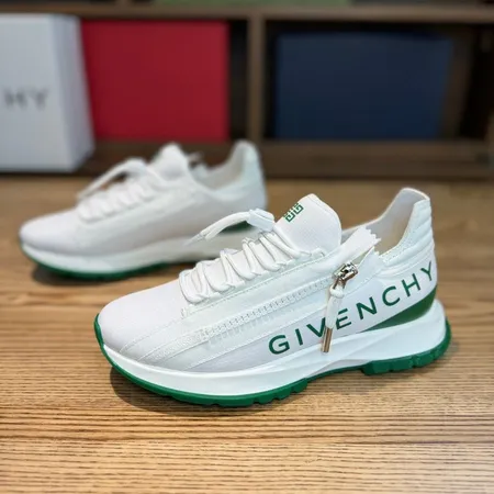 ジバンシィ スニーカー