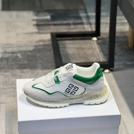 ジバンシィ スニーカー