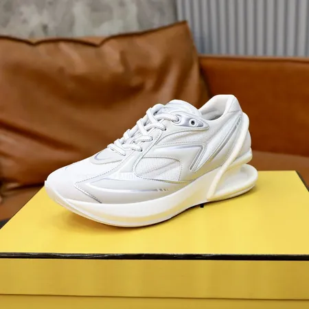 フェンディ スニーカー