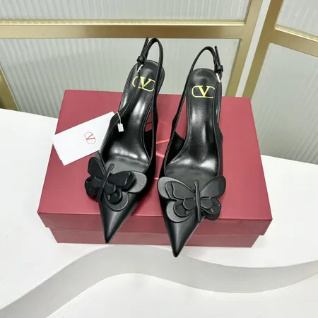 ヴァレンティノ サンダル