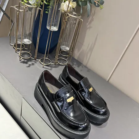 ミュウミュウ ビジネスシューズ