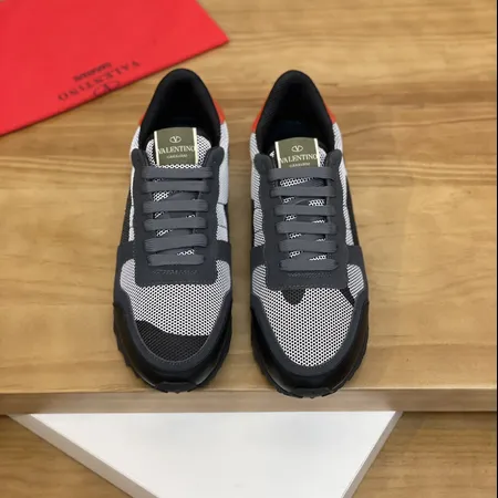 ヴァレンティノ スニーカー