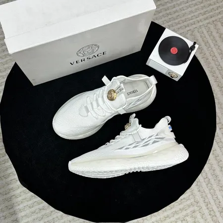 ヴェルサーチ スニーカー