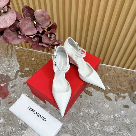 フェラガモ サンダル