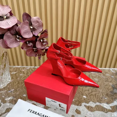 フェラガモ サンダル