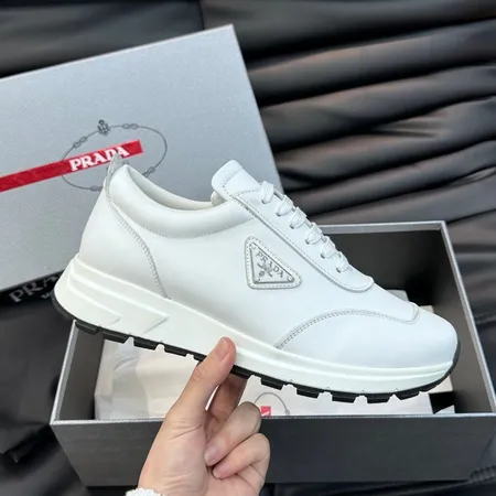 プラダ スニーカー