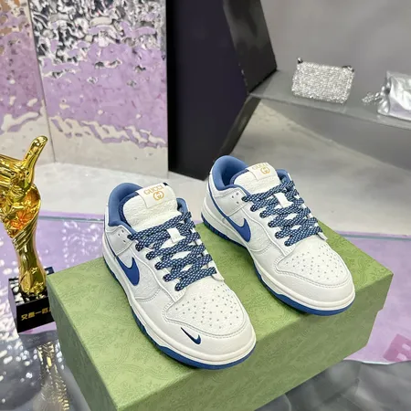 グッチ カジュアルシューズ