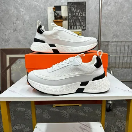 エルメス スニーカー