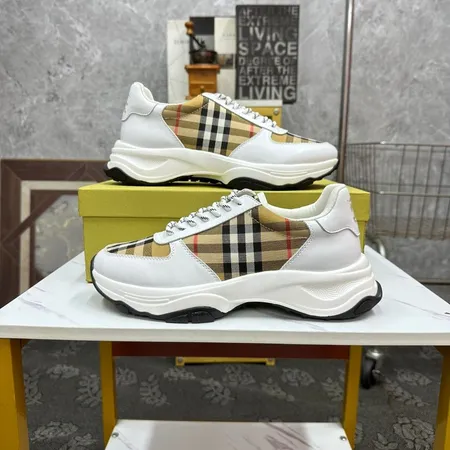 バーバリー ス スニーカー