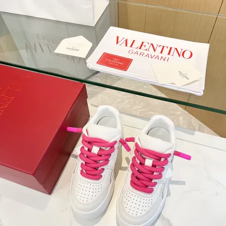 ヴァレンティノ カジュアルシューズ