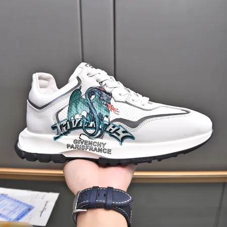 ジバンシィ カジュアルシューズ